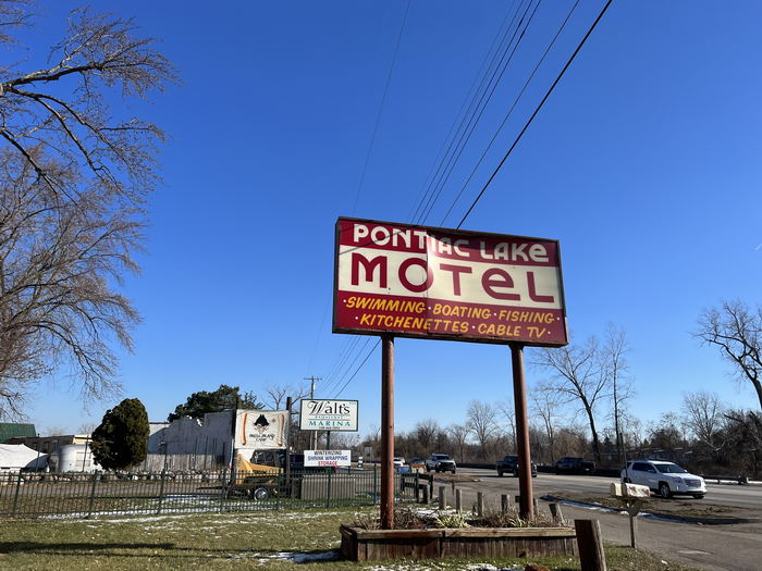 Pontiac Lake Motel - Nov 22 2022 (newer photo)
